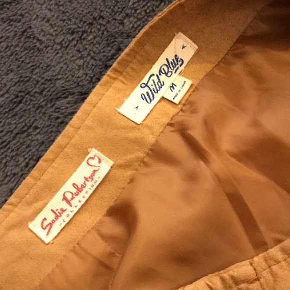 NWOT Button-up Sadie Robertson Skirt!! - Picture 3 of 4